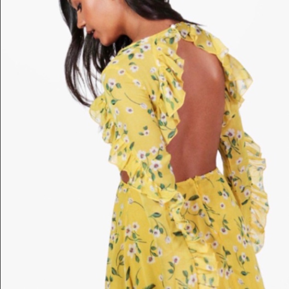 🌼Boohoo Yellow Floral Backless Dress 🌼